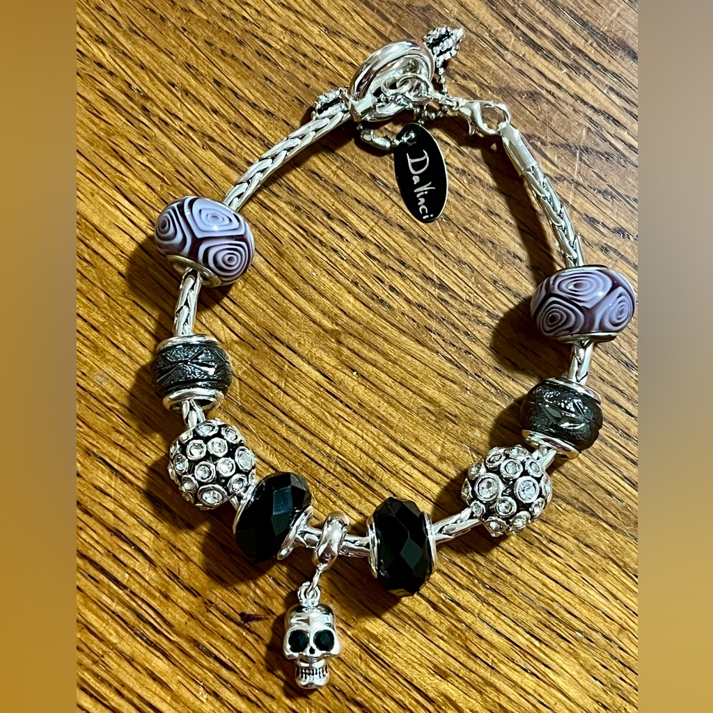 Davinci Charm Bracelet 12$